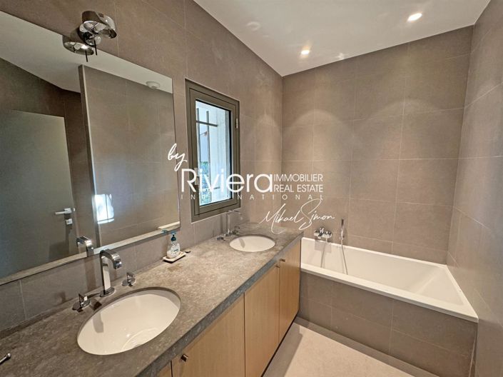 Image No.15-6 Bed House for sale