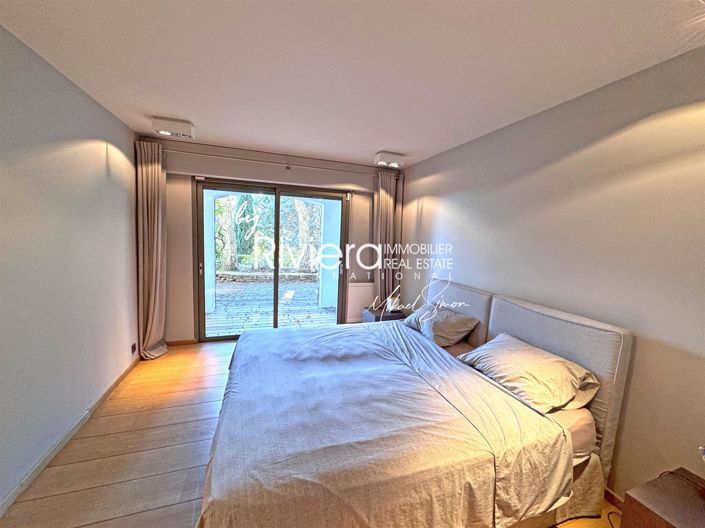 Image No.19-6 Bed House for sale