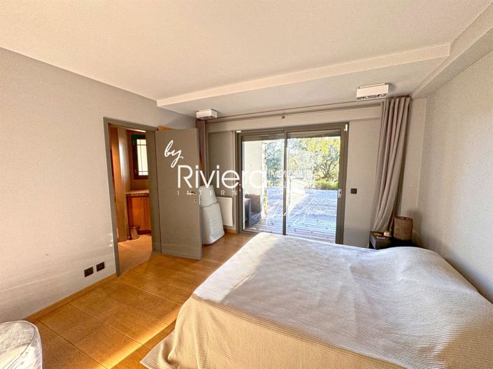 Image No.21-6 Bed House for sale