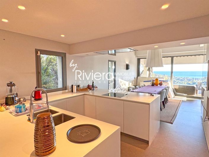 Image No.23-6 Bed House for sale