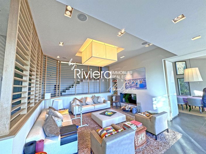 Image No.7-6 Bed House for sale