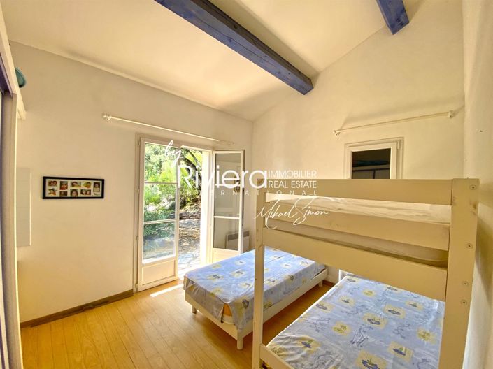 Image No.24-5 Bed House for sale