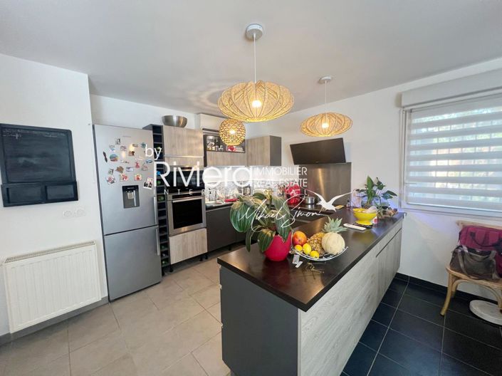 Image No.6-3 Bed House for sale