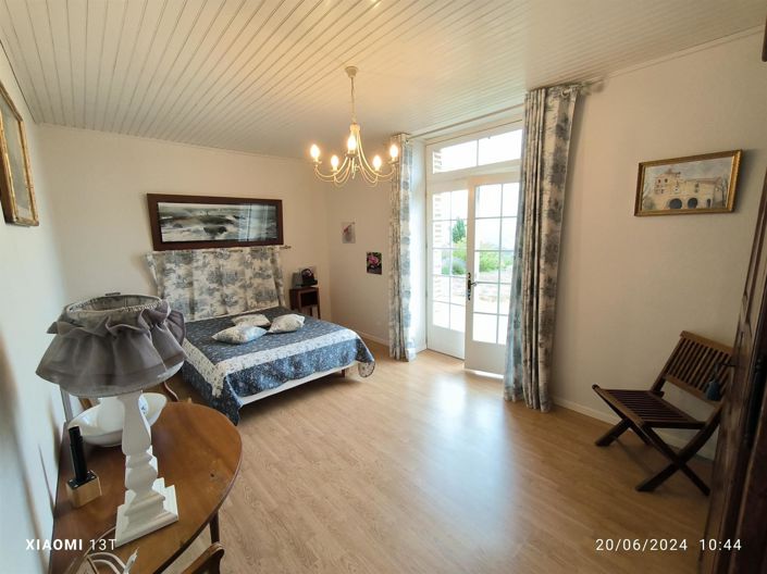 Image No.16-5 Bed House for sale