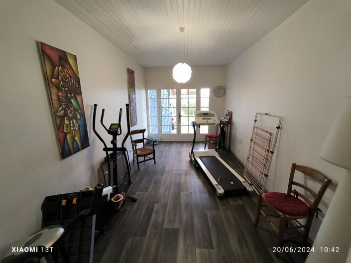 Image No.17-5 Bed House for sale