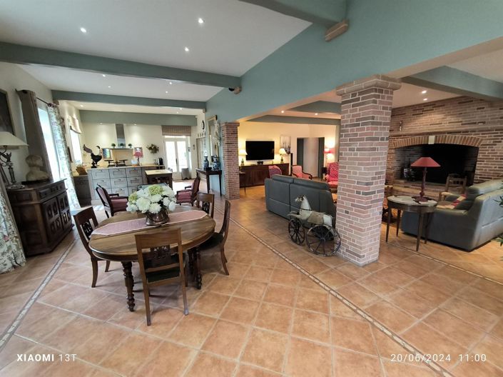 Image No.5-5 Bed House for sale