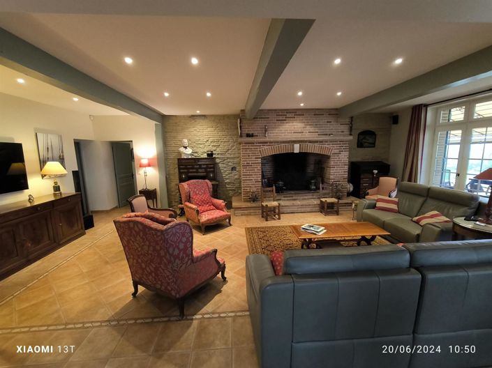 Image No.7-5 Bed House for sale