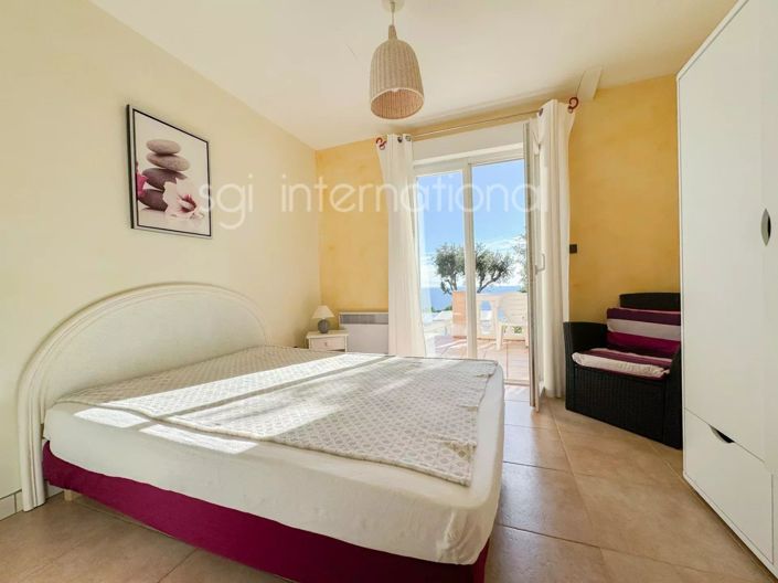 Image No.11-3 Bed House for sale