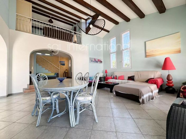 Image No.6-3 Bed House for sale