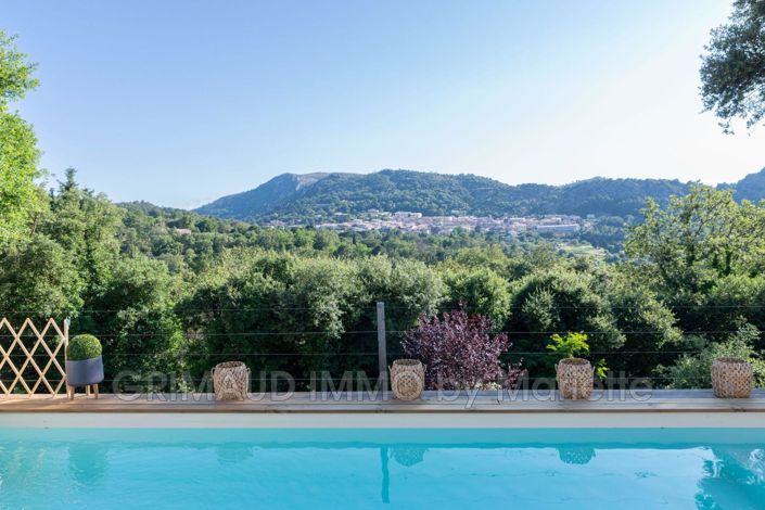 Image No.1-4 Bed House for sale