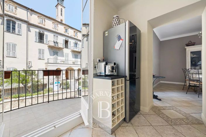 Image No.10-3 Bed Apartment for sale