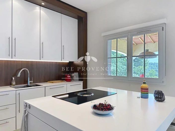 Image No.10-5 Bed House for sale