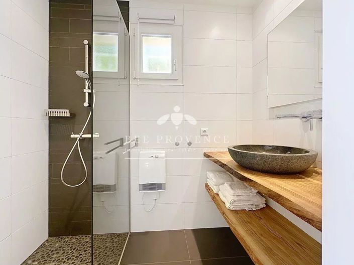 Image No.15-5 Bed House for sale