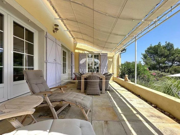 Image No.18-5 Bed House for sale