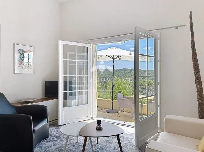 Image No.24-5 Bed House for sale