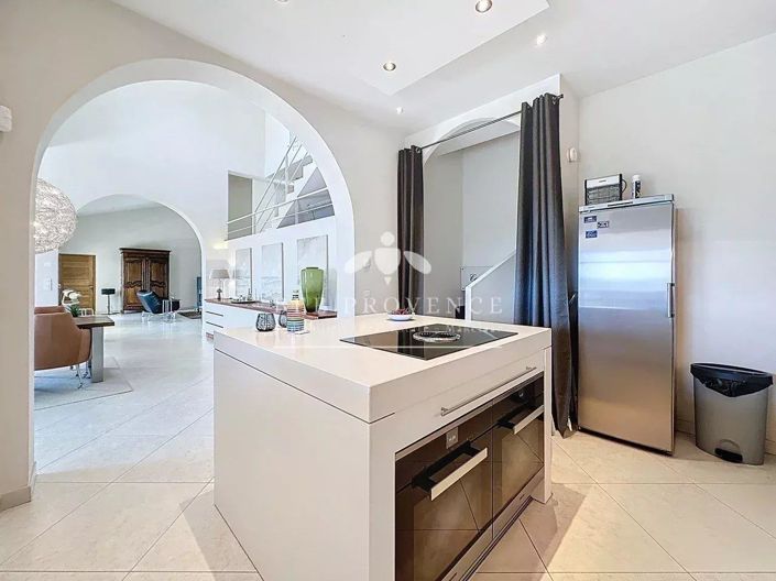 Image No.5-5 Bed House for sale