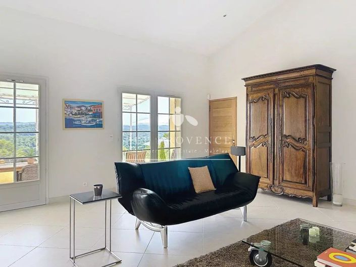 Image No.7-5 Bed House for sale