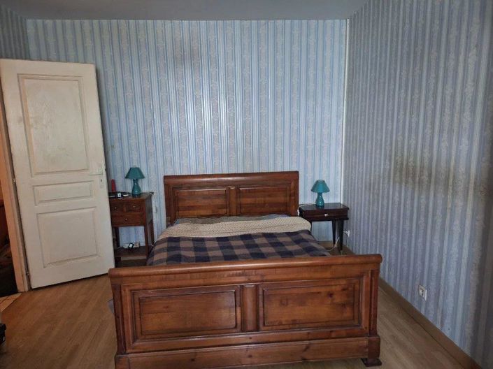 Image No.11-3 Bed House for sale