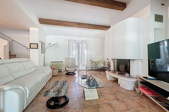 Image No.10-3 Bed House for sale