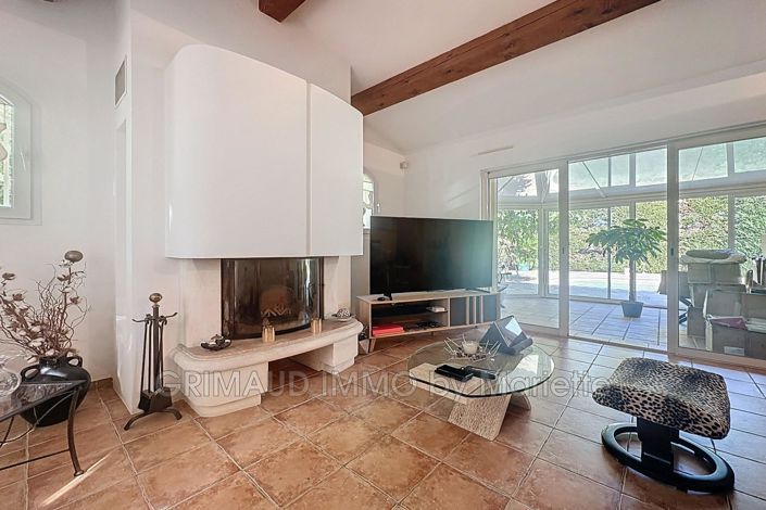 Image No.11-3 Bed House for sale