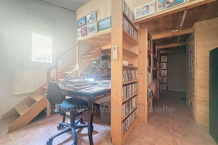 Image No.17-3 Bed House for sale