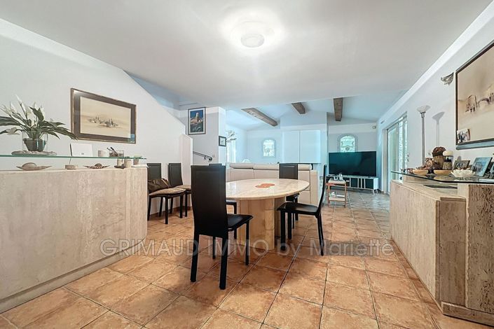 Image No.9-3 Bed House for sale