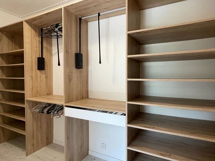 Image No.7-7 Bed House for sale