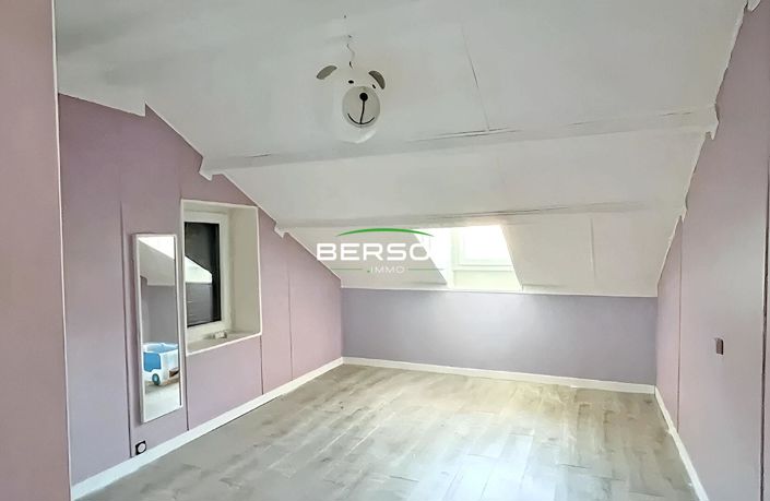 Image No.8-7 Bed House for sale