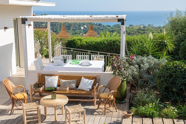 Image No.11-5 Bed House for sale