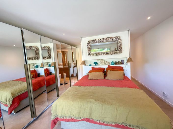 Image No.17-5 Bed House for sale