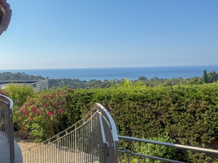 Image No.3-5 Bed House for sale