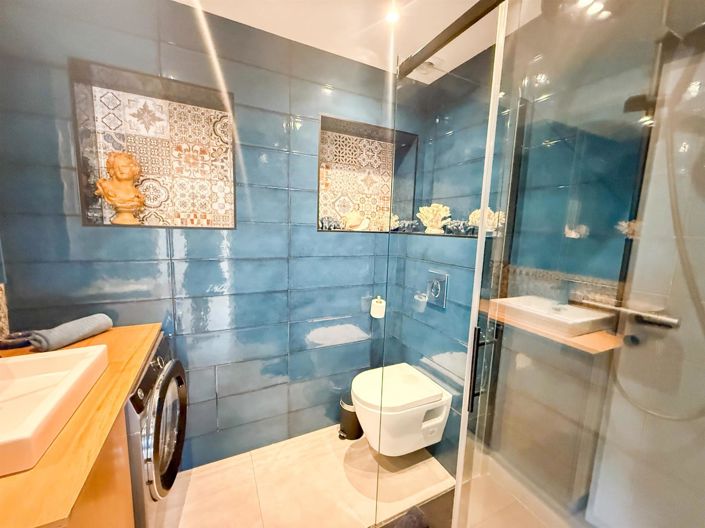 Image No.30-5 Bed House for sale