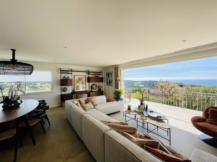 Image No.6-5 Bed House for sale