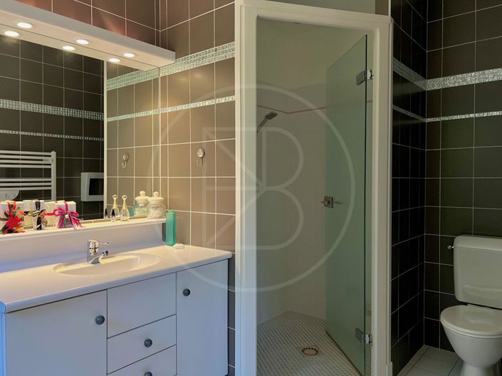 Image No.12-3 Bed House for sale