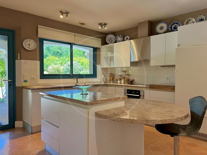 Image No.5-3 Bed House for sale