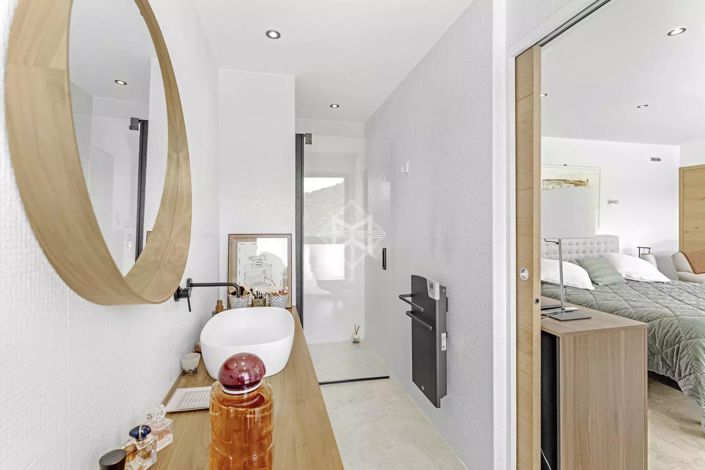 Image No.17-4 Bed House for sale