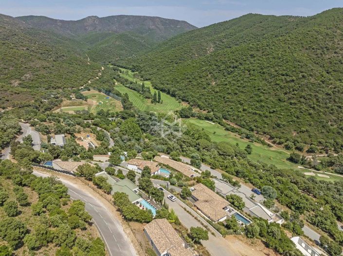 Image No.18-4 Bed House for sale