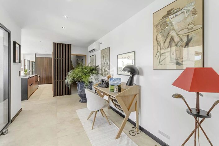 Image No.6-4 Bed House for sale