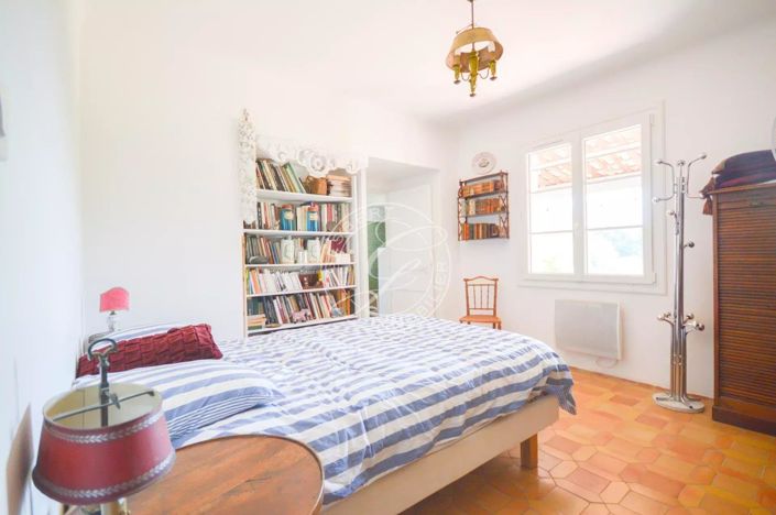 Image No.25-2 Bed House for sale