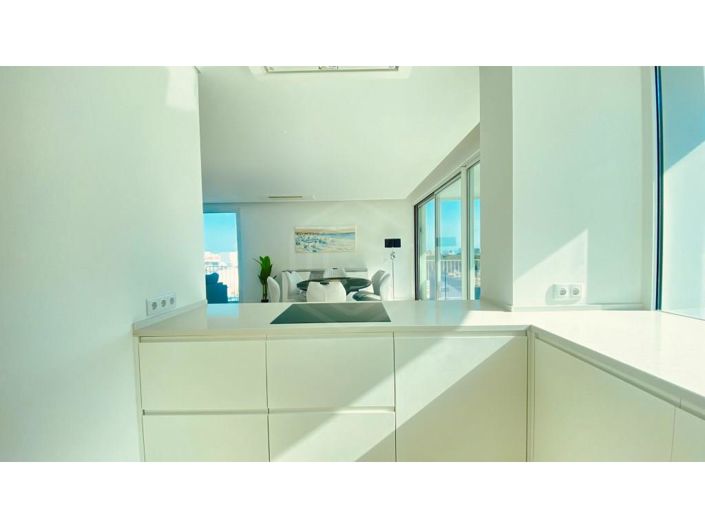 Image No.8-3 Bed Apartment for sale