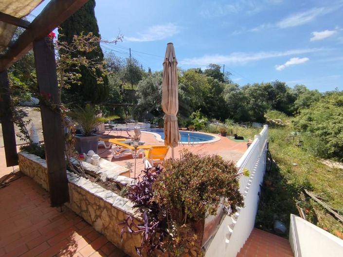 Image No.1-2 Bed House for sale