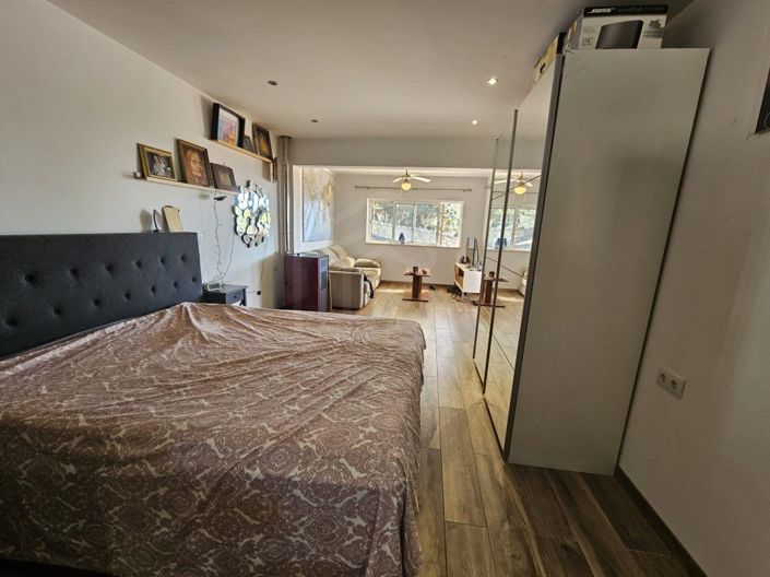 Image No.40-2 Bed House for sale