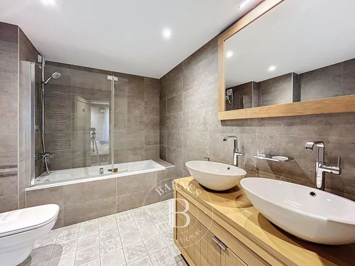 Image No.13-5 Bed Apartment for sale