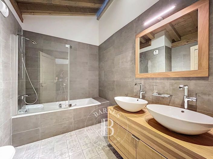 Image No.24-5 Bed Apartment for sale