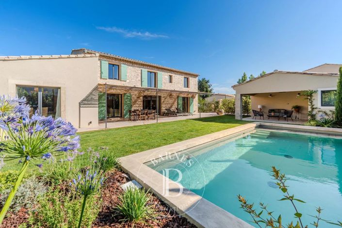 Image No.1-4 Bed House for sale