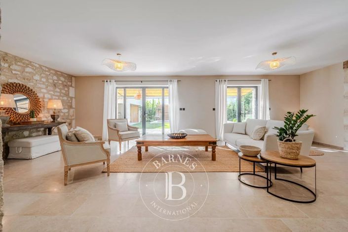 Image No.6-4 Bed House for sale