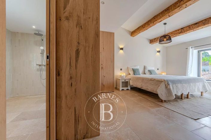 Image No.9-4 Bed House for sale