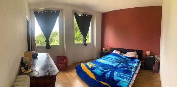 Image No.8-5 Bed House for sale