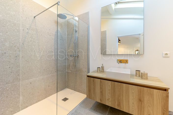 Image No.18-11 Bed House for sale