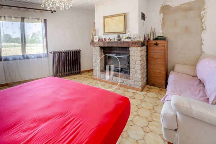 Image No.9-3 Bed House for sale